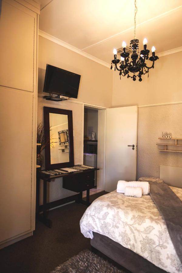 Bed and Breakfast Be My Guest Upington Exteriér fotografie